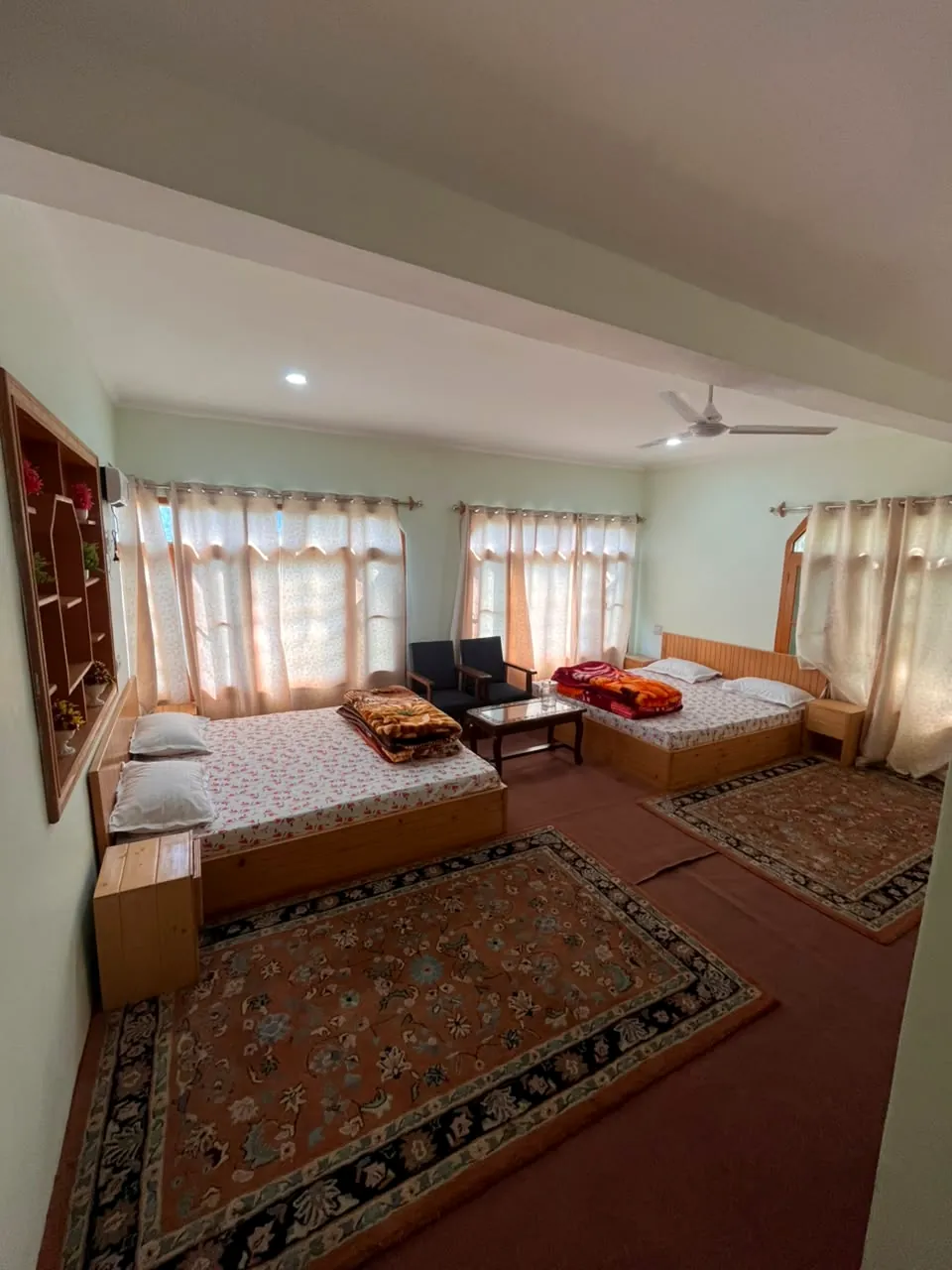 The Lantern — a calm twin room full of daylight